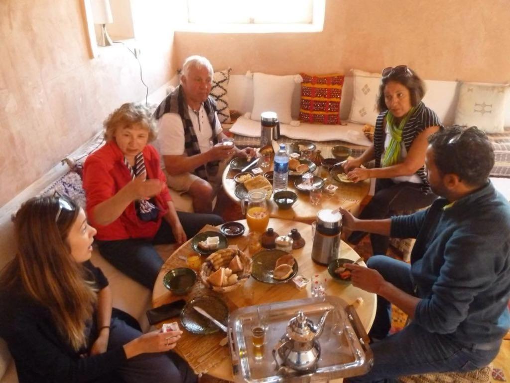 Tigmi Hamid Decouverte Des Traditions Et De La Culture Berbere Ait Ben Haddou Bagian luar foto