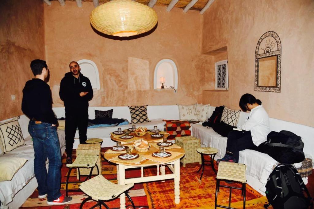 Tigmi Hamid Decouverte Des Traditions Et De La Culture Berbere Ait Ben Haddou Bagian luar foto